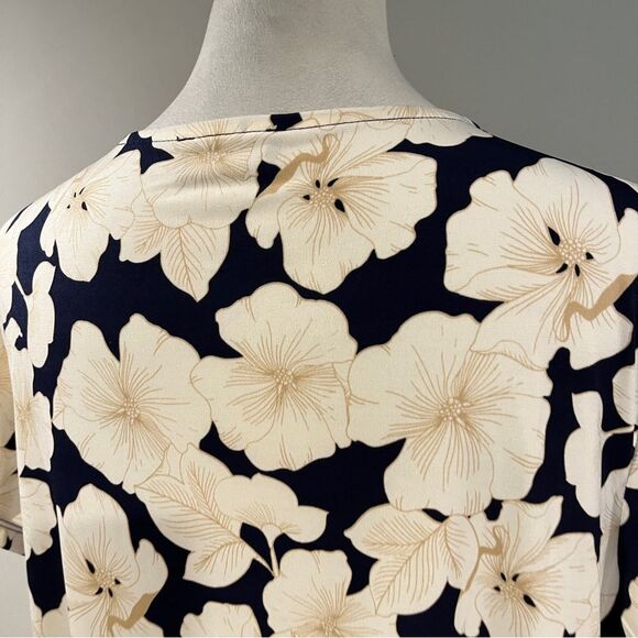 Lane Bryant Floral V-Neck short sleeve Women's Top/blouse size 14/16 - Picture 6 of 12
